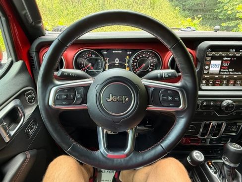 Used 2018 Jeep Wrangler Unlimited Rubicon AWD/4WD image 22