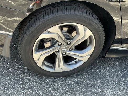Used 2018 Honda Accord EX image 16