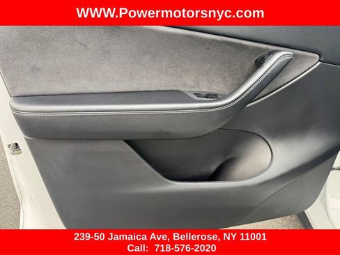 Used 2021 Tesla Model Y Long Range AWD/4WD image 25