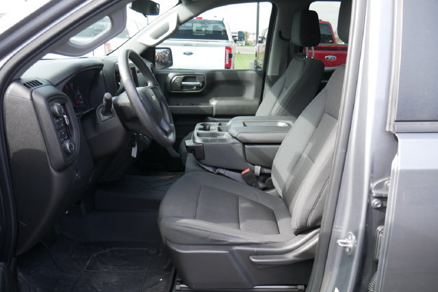 Used 2020 Chevrolet Silverado 1500 Custom w/ Custom Value Package AWD/4WD image 2
