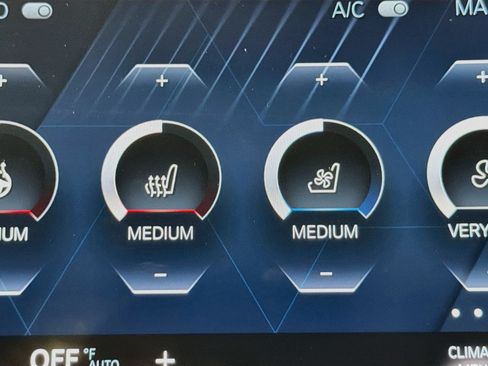 Used 2023 BMW XM AWD/4WD image 21