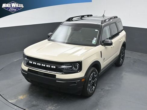 Used 2024 Ford Bronco Sport Outer Banks w/ Tech Package AWD/4WD image 11