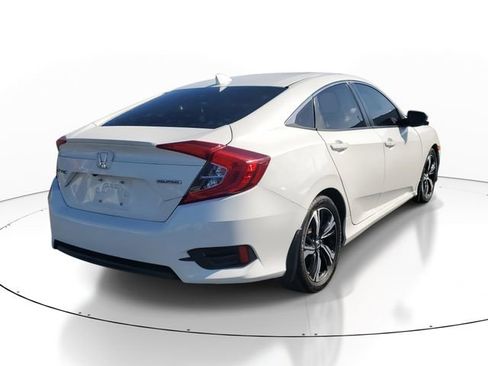 Used 2016 Honda Civic Touring image 7