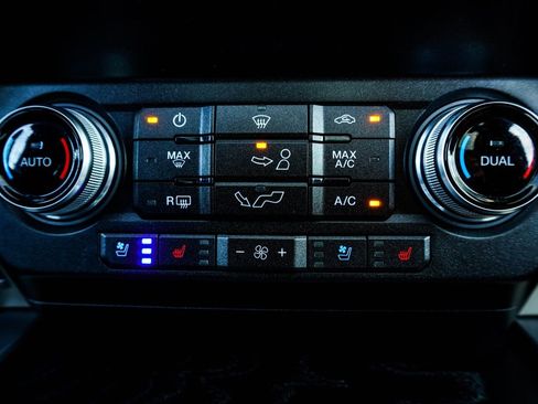 Used 2019 Ford F150 Platinum w/ Equipment Group 701A Luxury image 23