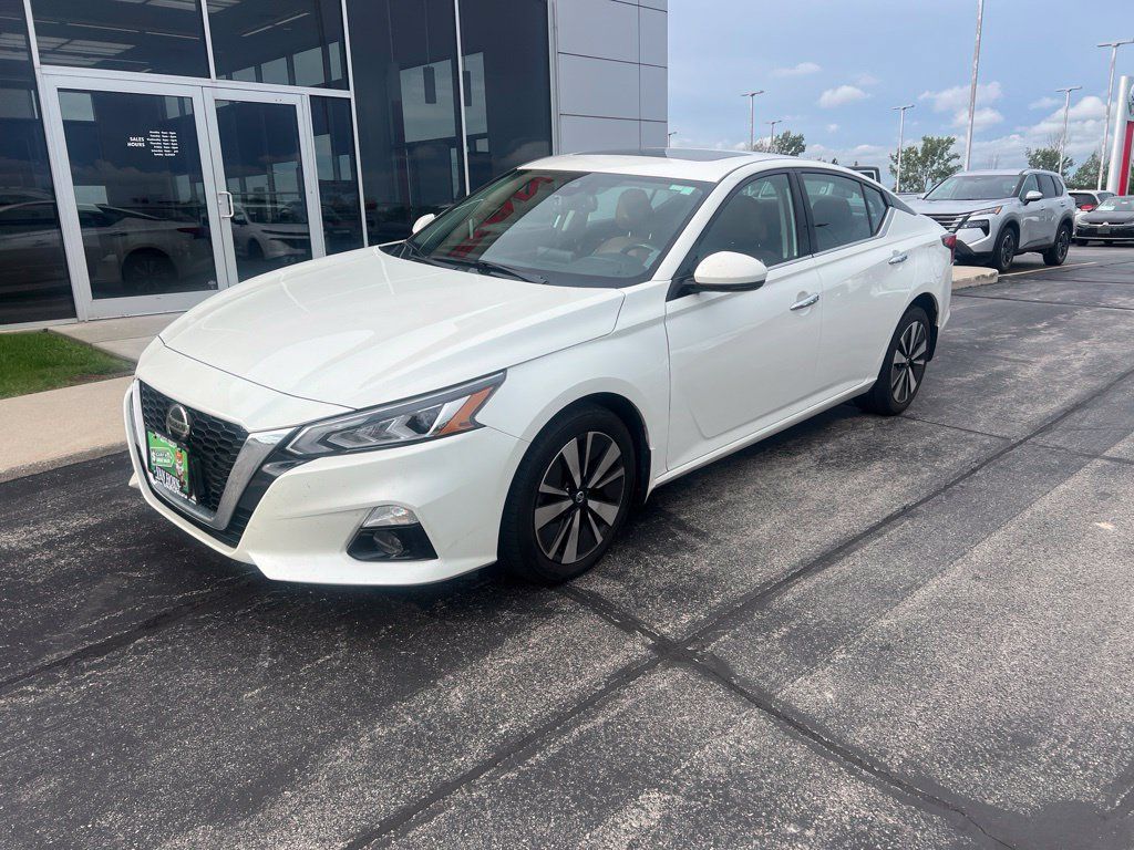 Used 2020 Nissan Altima 2.5 SV AWD/4WD image 3