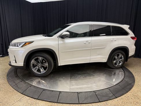 Used 2019 Toyota Highlander Limited Platinum image 5