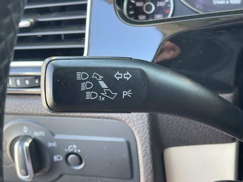 Used 2012 Volkswagen Touareg Sport AWD/4WD image 37
