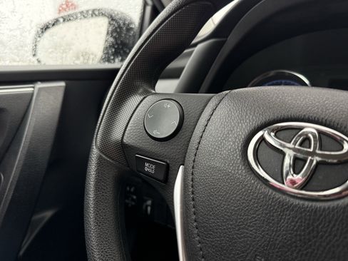Used 2017 Toyota Corolla L image 17