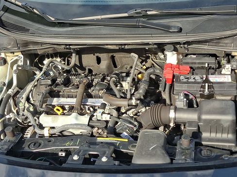 Used 2023 Nissan Versa SV image 27