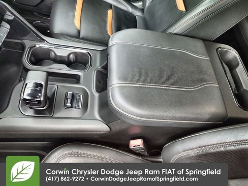 Used 2025 GMC Sierra 1500 AT4 w/ AT4 Premium Package image 30