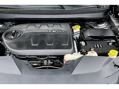 Used 2019 Jeep Cherokee Latitude w/ Popular Appearance Group AWD/4WD image 54