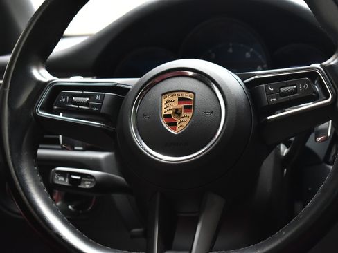 Used 2023 Porsche Macan AWD/4WD image 23