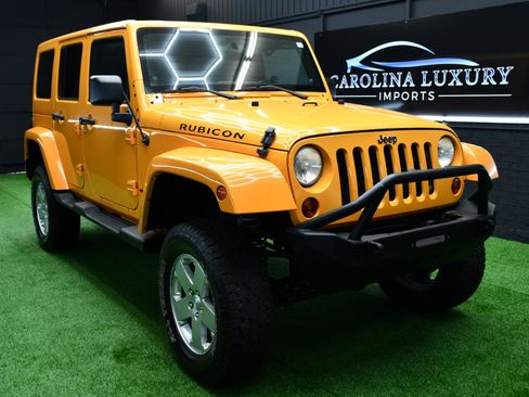 Used 2012 Jeep Wrangler Unlimited Rubicon w/ Max Tow Pkg image 7