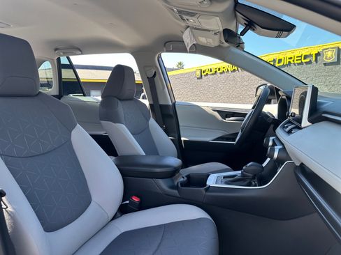 Used 2024 Toyota RAV4 XLE image 20