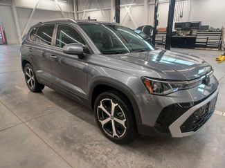 Used 2025 Volkswagen Taos SEL video 1