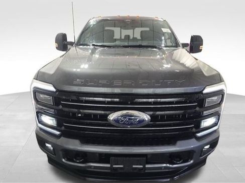 Used 2025 Ford F250 Platinum w/ FX4 Off-Road Package AWD/4WD image 2