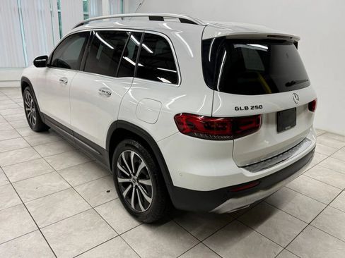 Used 2023 Mercedes-Benz GLB 250 w/ Premium Package image 7