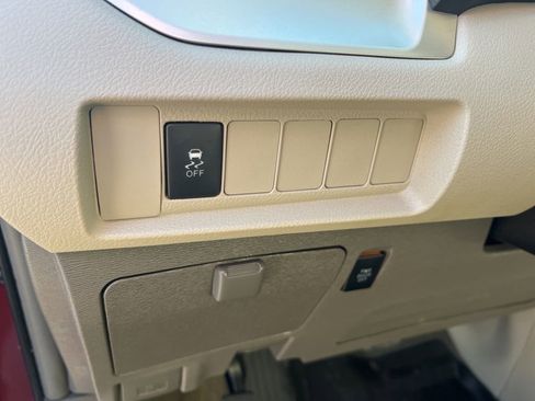 Used 2019 Toyota Sienna LE image 44