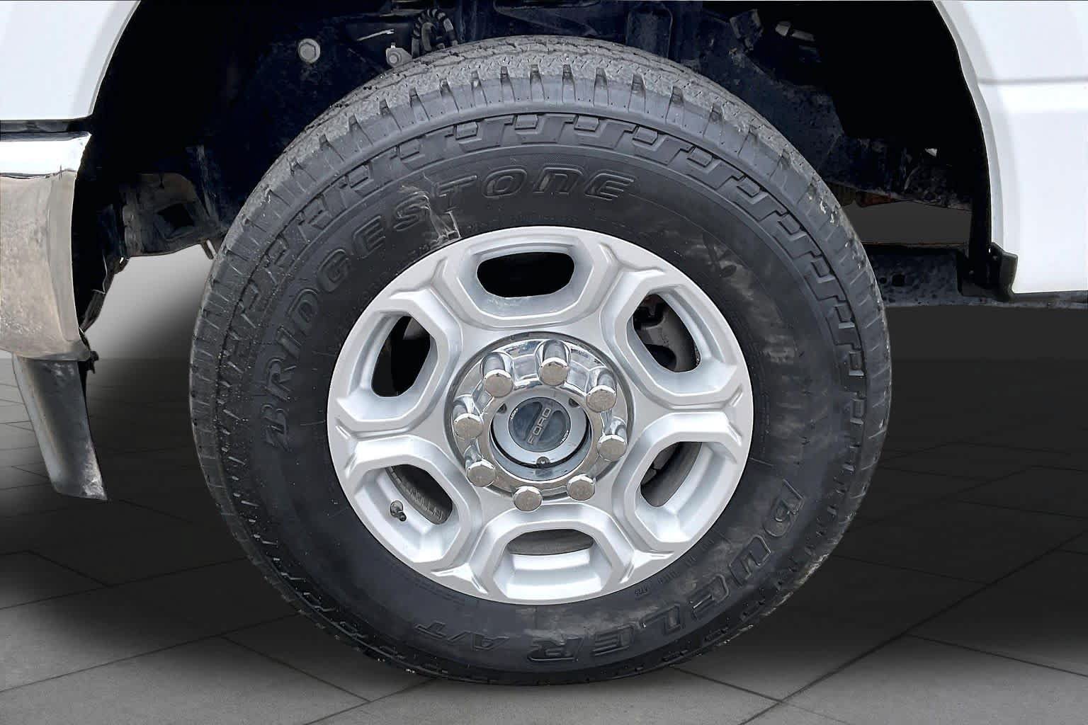 Used 2024 Ford F250 XLT w/ FX4 Off-Road Package AWD/4WD image 10
