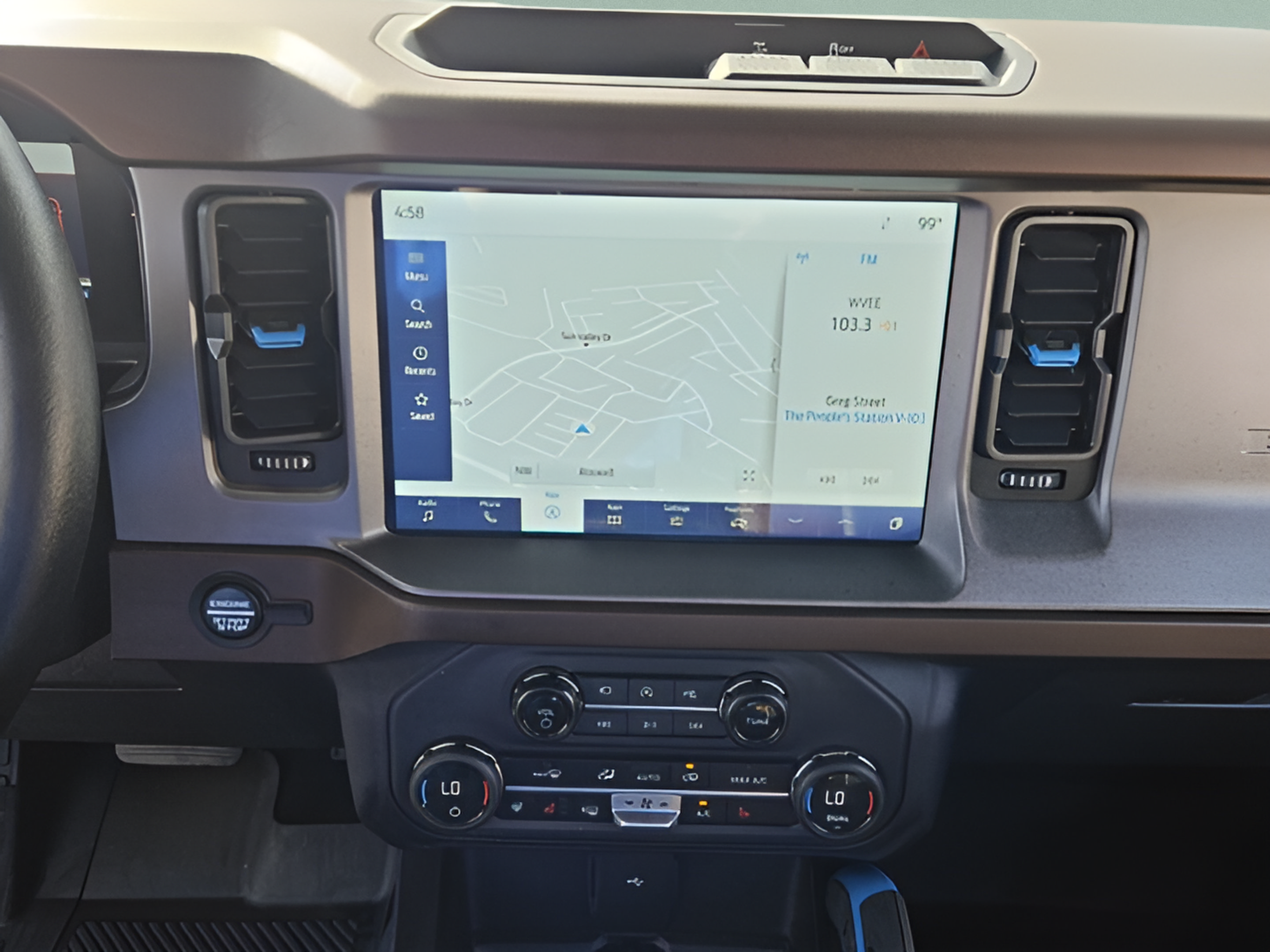 Used 2023 Ford Bronco Outer Banks AWD/4WD image 17