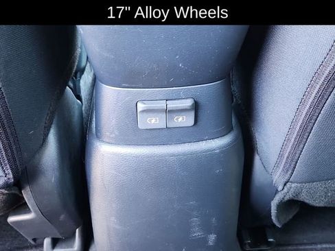 Used 2021 Nissan Versa SR w/ Convenience Package FWD image 28