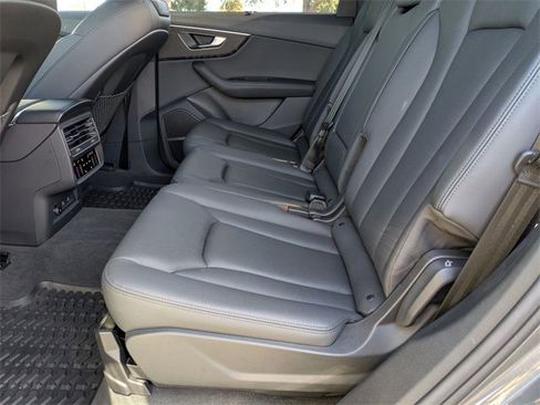 Used 2023 Audi Q7 3.0T Prestige image 26