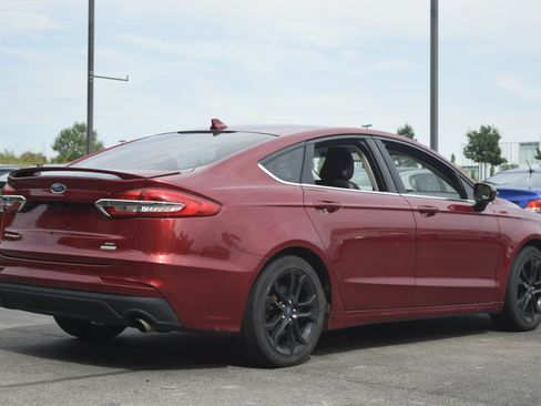 Used 2019 Ford Fusion SE w/ Equipment Group 151A FWD image 3