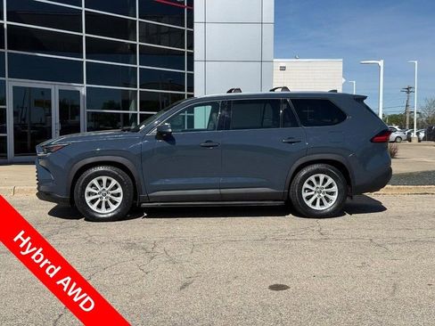 Used 2024 Toyota Grand Highlander AWD Hybrid image 6