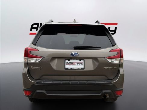 Used 2021 Subaru Forester Premium AWD/4WD image 6