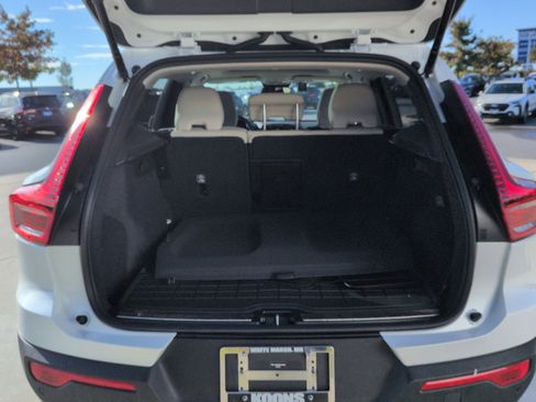 New 2025 Volvo XC40 B5 Ultra w/ Climate Package image 26