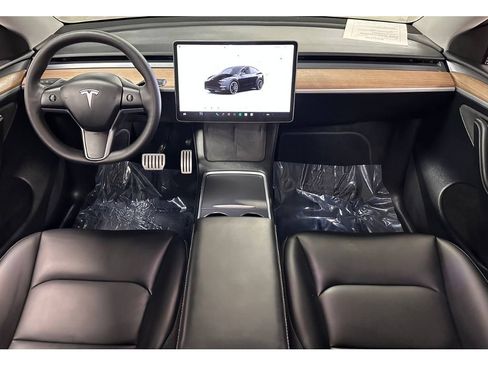 Used 2024 Tesla Model Y Performance image 22