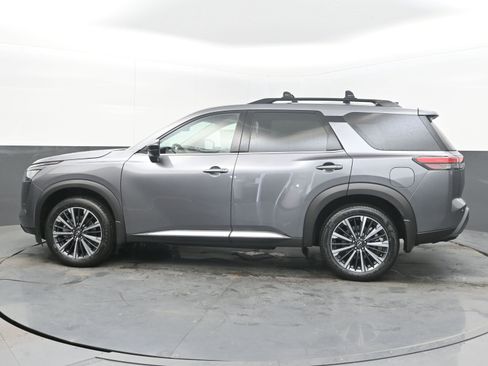 New 2026 Nissan Pathfinder Platinum FWD image 5