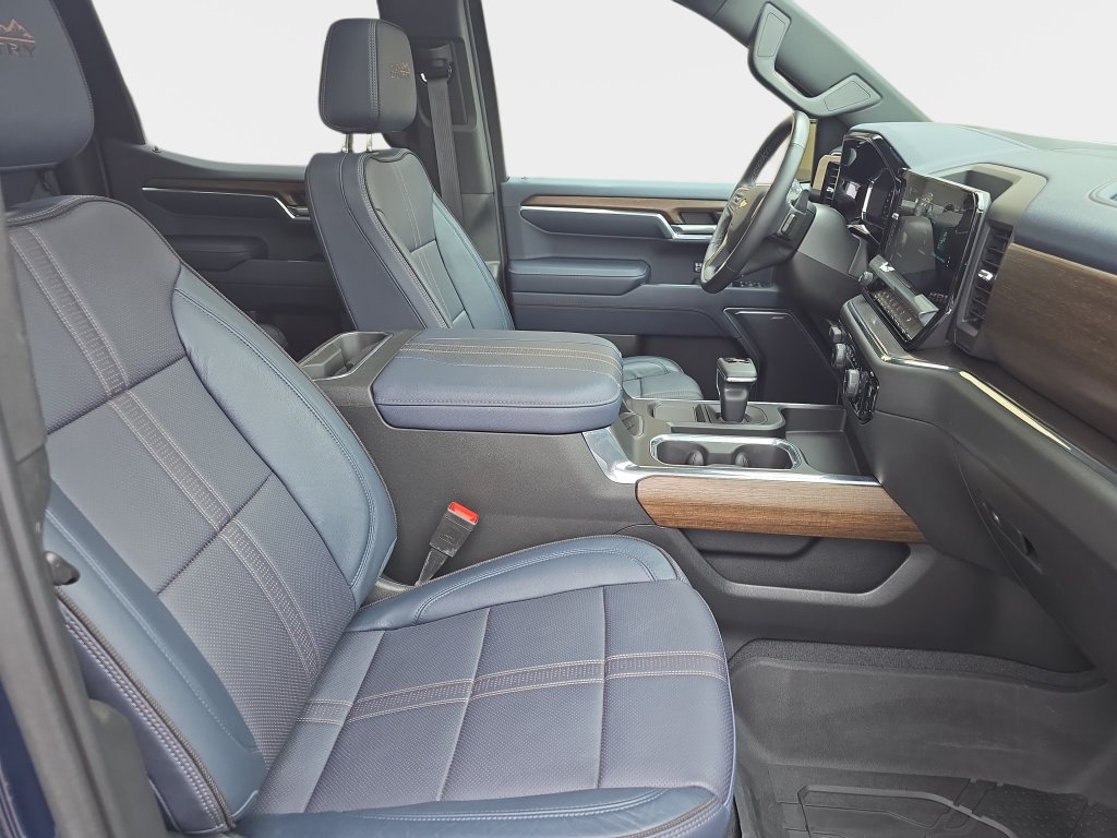 Used 2023 Chevrolet Silverado 1500 High Country w/ High Country Premium Package AWD/4WD image 12