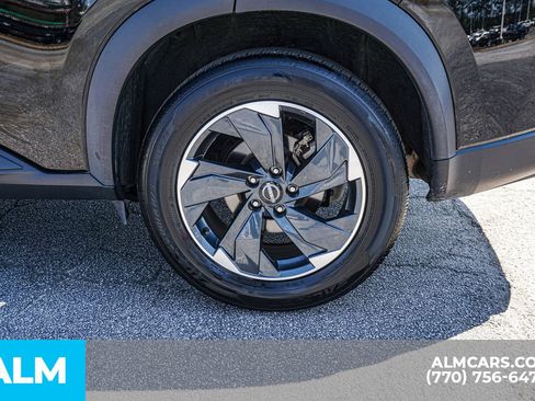 Used 2025 Nissan Rogue SV image 16