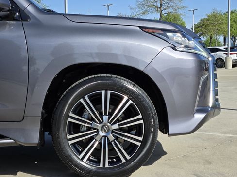 Certified 2020 Lexus LX 570 4WD w/ Luxury Package image 9