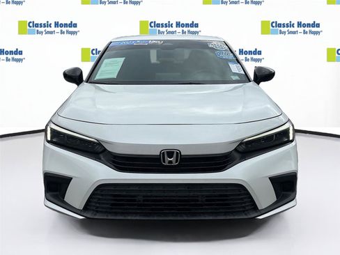 Used 2023 Honda Civic Sport image 2