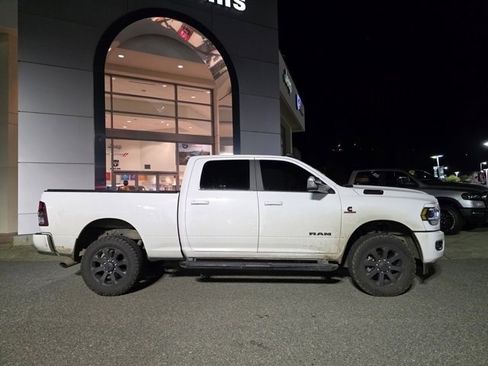 Used 2022 RAM 2500 Big Horn w/ Night Edition image 2