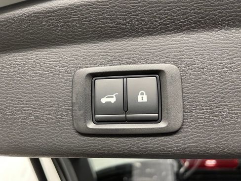 New 2025 Mitsubishi Outlander SE image 35