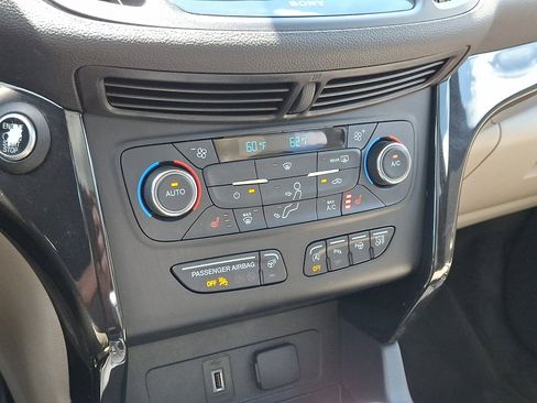Used 2017 Ford Escape Titanium w/ Equipment Group 301A AWD/4WD image 19