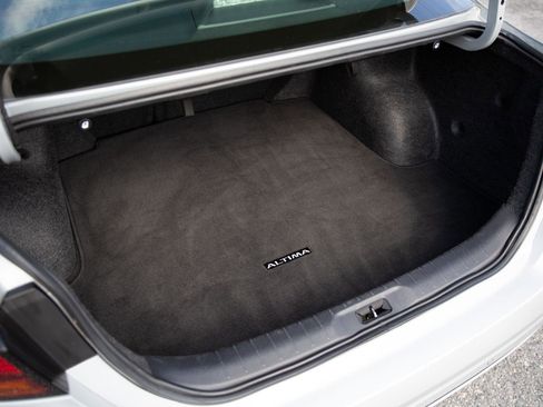 Used 2024 Nissan Altima 2.5 SV image 13