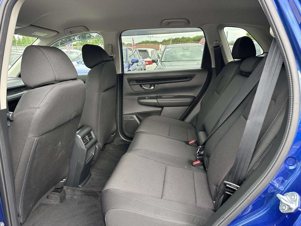 Used 2025 Honda CR-V LX image 9