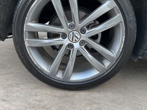 Used 2017 Volkswagen Passat 1.8T R-Line w/ R-Line Lighting Package FWD image 26