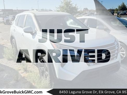 Used 2024 Nissan Rogue SV FWD image 1