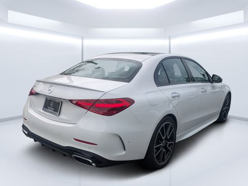 Used 2024 Mercedes-Benz C 300 Sedan image 3