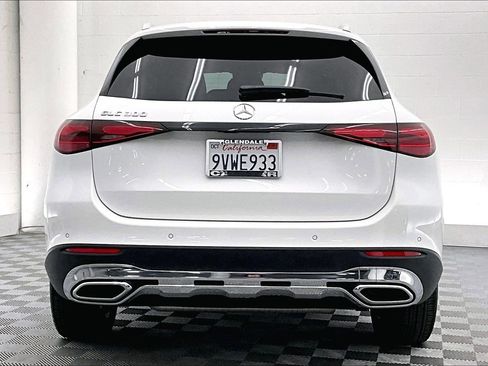 Used 2026 Mercedes-Benz GLC 300 image 3