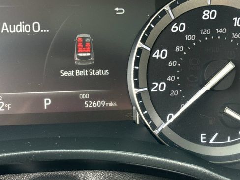 Used 2020 Toyota Highlander XLE AWD/4WD image 40