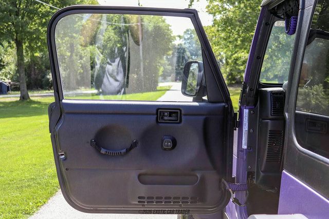 Used 2003 Jeep Wrangler Sahara AWD/4WD image 32