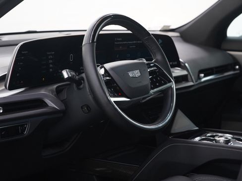 Used 2026 Cadillac Vistiq Luxury image 26