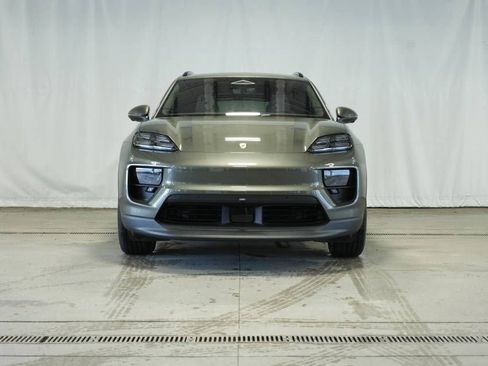 New 2026 Porsche Macan 4 Electric image 10