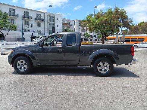 Used 2012 Nissan Frontier SV RWD image 5